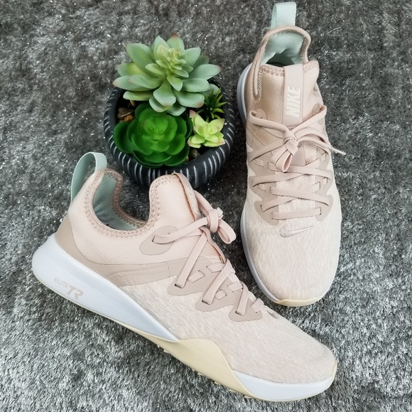 Nike Shoes - Nike Foundation Flyknit Sneakers